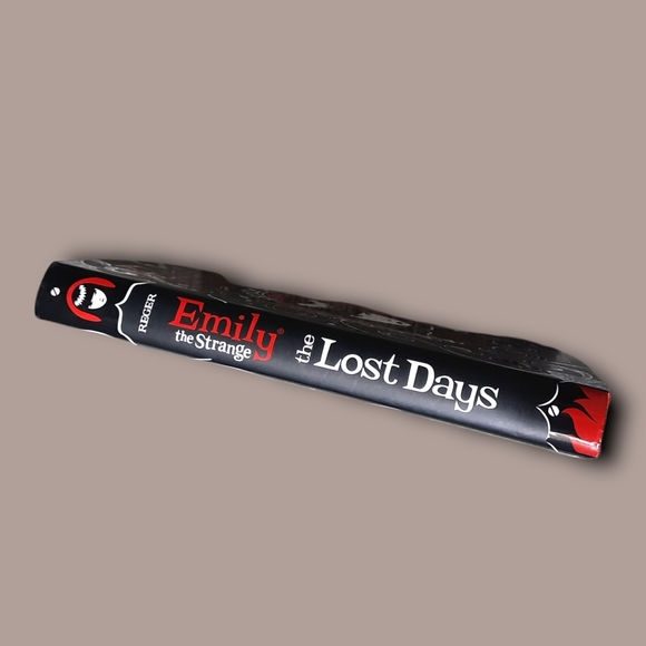 Emily The Strange The Lost Days - Picture 3 of 8